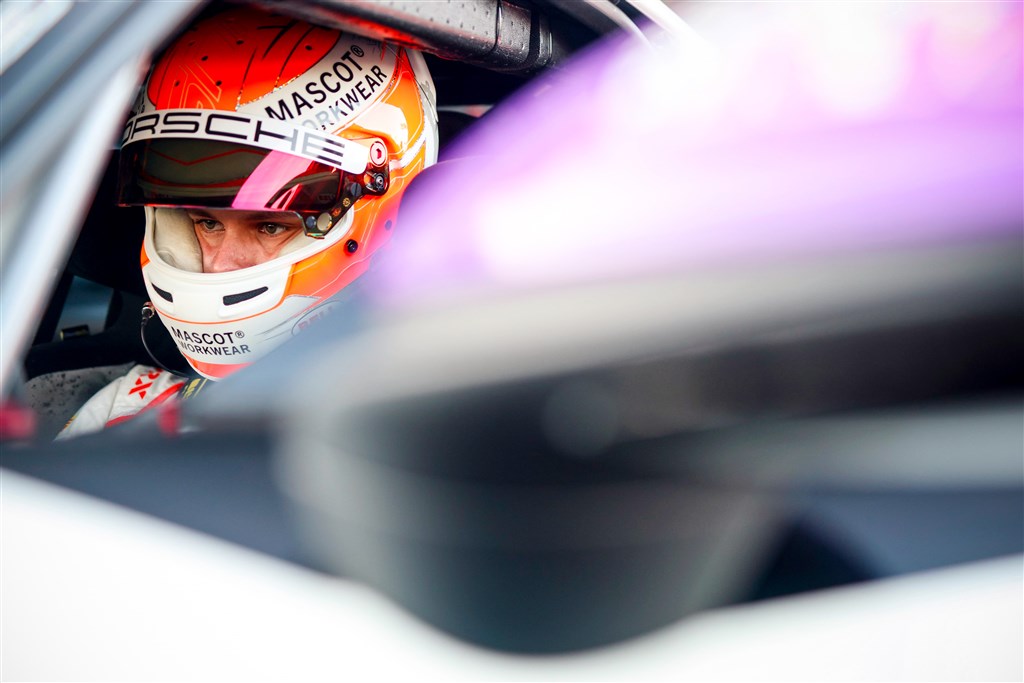 Bastian Buus på dobbeltpodie i Valencia. 
(Foto: SRO Motorsports Group)